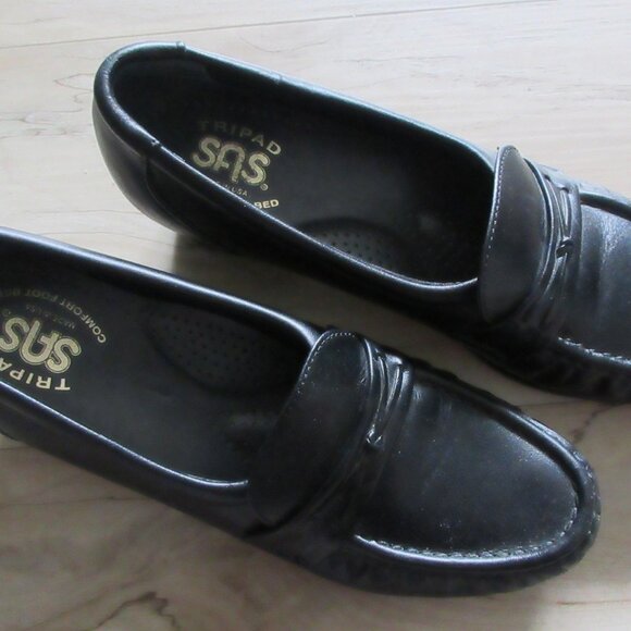 Gently Worn Women’s Size 6 Leather Cushioned Loafers Made in USA.  EUC. - Picture 3 of 3